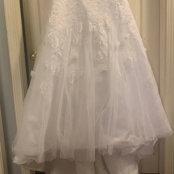 OLEG CASSINI WEDDING DRESS - Picture 3 of 6